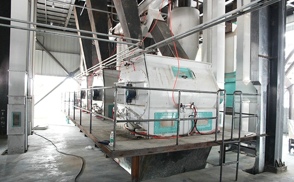 饲料机械设备多少钱一套?保障其卫生情况的措施又有哪些?